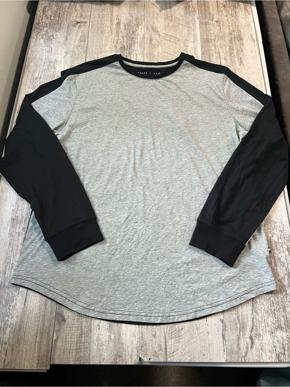 Men's Two-Tone Long Sleeve Raglan Shirt - Gray/Black